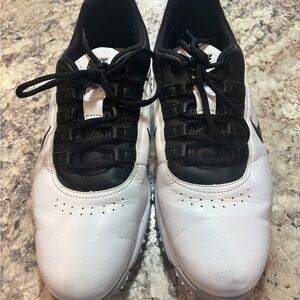 Nike Black and White Golf Shoes Size 10.5 in Excellent Condition